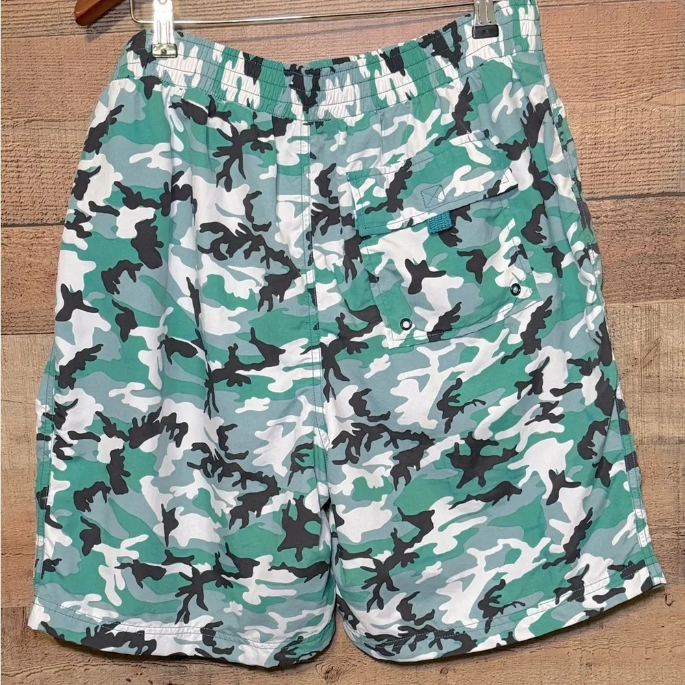 🌻 Life Is Good Green Camo Board Shorts Swim Trunks Men's size Large Swim Vacay - Picture 2 of 9